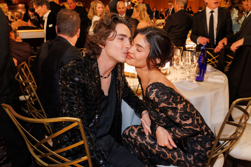 Timothée Chalamet: cosa sappiamo del suo rapporto con i figli di Kylie?